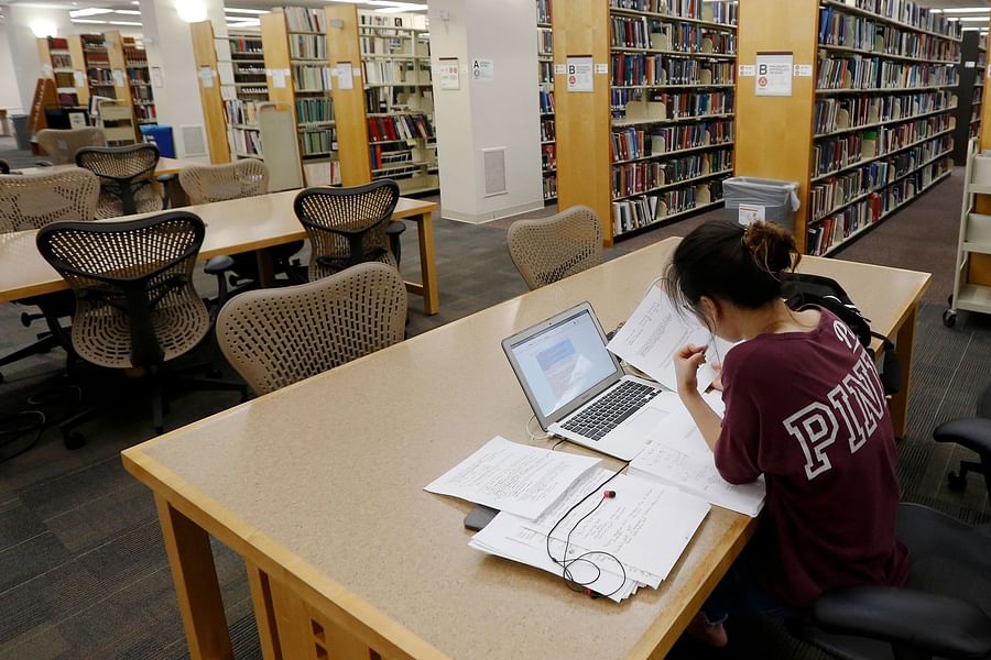 paying student loan interest while in school