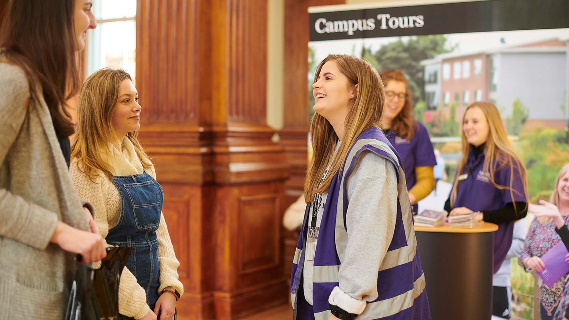 campus tour guide job